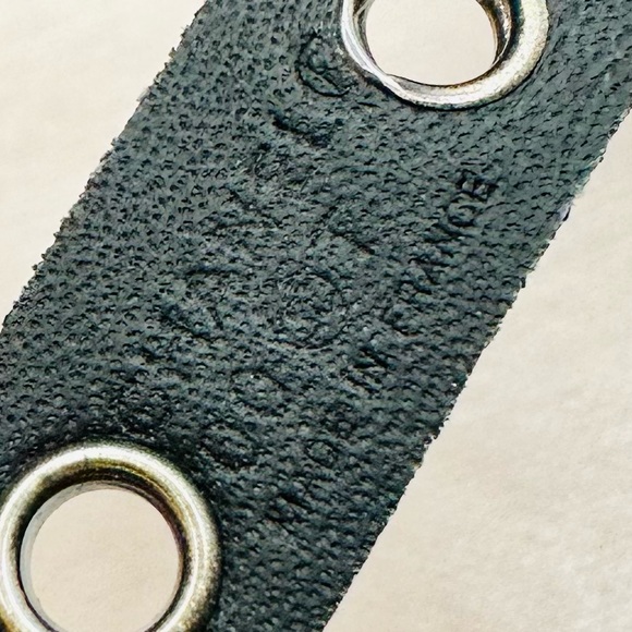 CHANEL EUC Vtg Exotic Purple Iridescent Python Snap CC Bracelet - Picture 12 of 12